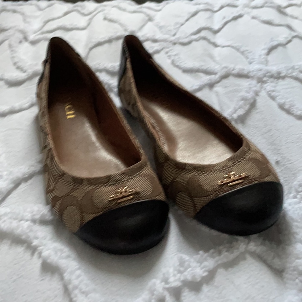 Coach CHELSEA Brown/Beige Slip On Flats Size 6.5